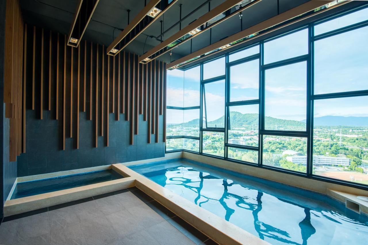 Akira Hotel Si Racha Esterno foto